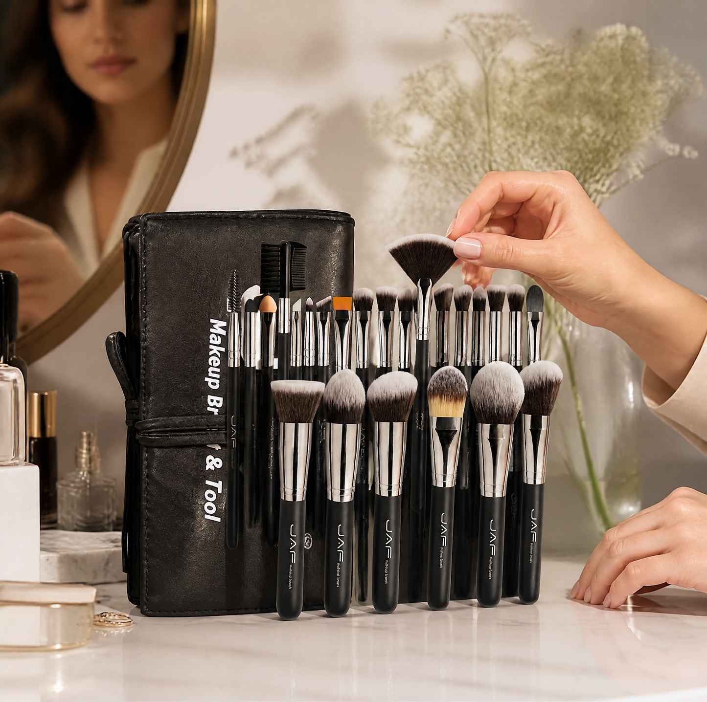 Professional Makeup Brush – Soft Dense Bristles for Smooth
